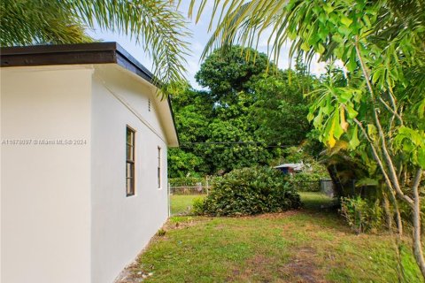 House in Fort Lauderdale, Florida 3 bedrooms, 103.68 sq.m. № 1409265 - photo 21