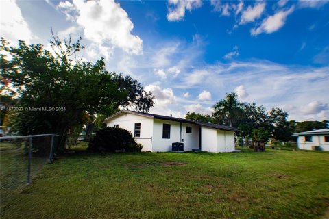 House in Fort Lauderdale, Florida 3 bedrooms, 103.68 sq.m. № 1409265 - photo 26