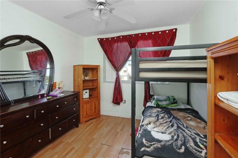 Touwnhouse à vendre à Hialeah, Floride: 4 chambres, 186.73 m2 № 1409221 - photo 13