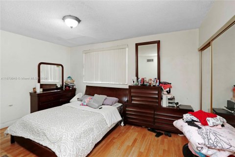 Touwnhouse à vendre à Hialeah, Floride: 4 chambres, 186.73 m2 № 1409221 - photo 10