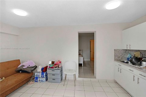 Touwnhouse à vendre à Hialeah, Floride: 4 chambres, 186.73 m2 № 1409221 - photo 17