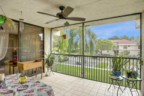 Condo in Coconut Creek, Florida, 2 bedrooms  № 1119242 - photo 22