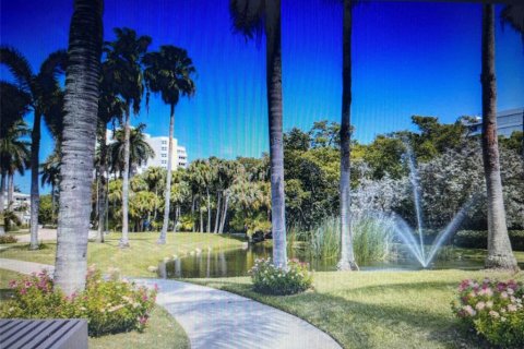 Condominio en venta en Highland Beach, Florida, 2 dormitorios, 131.18 m2 № 630952 - foto 2