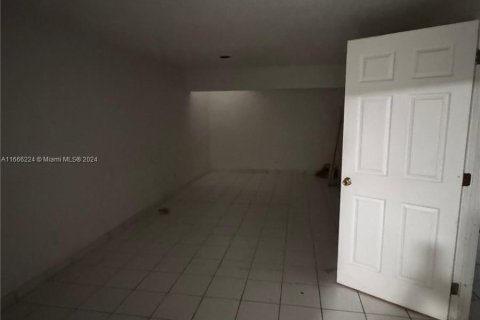 Condo in Miami, Florida, 3 bedrooms  № 1380256 - photo 17