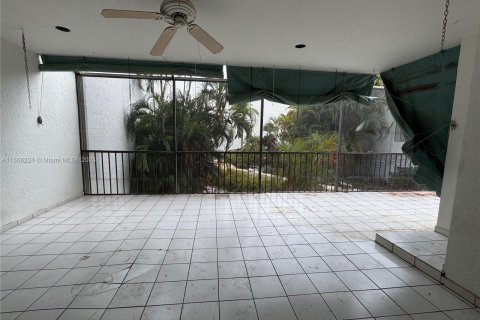 Condo in Miami, Florida, 3 bedrooms  № 1380256 - photo 7