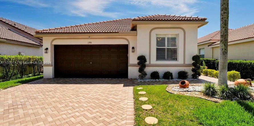 Casa en Weston, Florida 4 dormitorios, 172.71 m2 № 1208429