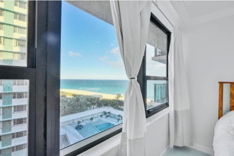 Condo in Miami Beach, Florida, 2 bedrooms  № 1208557 - photo 7