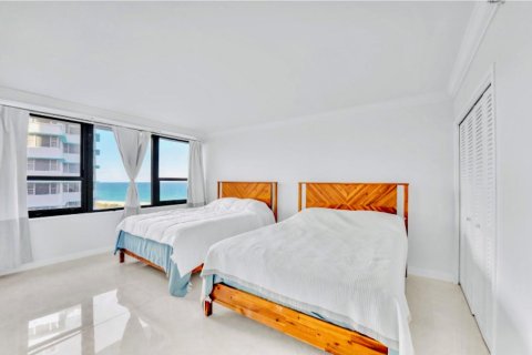 Condo in Miami Beach, Florida, 2 bedrooms  № 1208557 - photo 6