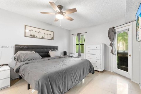 Condo in Sunrise, Florida, 2 bedrooms  № 1389692 - photo 7