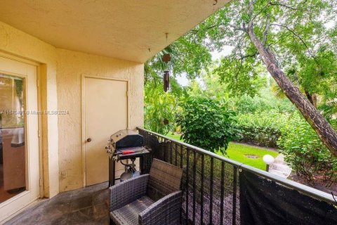 Condo in Sunrise, Florida, 2 bedrooms  № 1389692 - photo 19