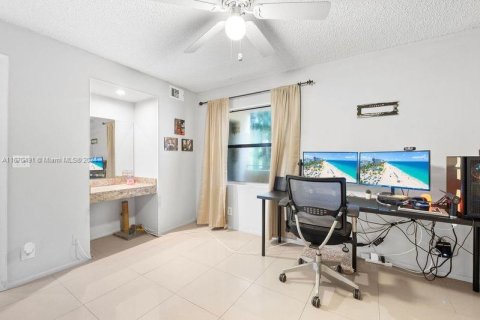 Copropriété à vendre à Sunrise, Floride: 2 chambres, 95.13 m2 № 1389692 - photo 12