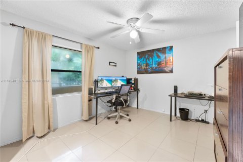 Copropriété à vendre à Sunrise, Floride: 2 chambres, 95.13 m2 № 1389692 - photo 11