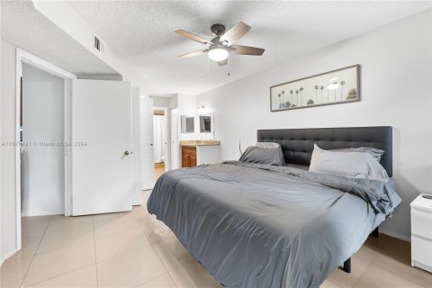 Copropriété à vendre à Sunrise, Floride: 2 chambres, 95.13 m2 № 1389692 - photo 6