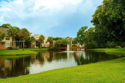 Copropriété à vendre à Sunrise, Floride: 2 chambres, 95.13 m2 № 1389692 - photo 22