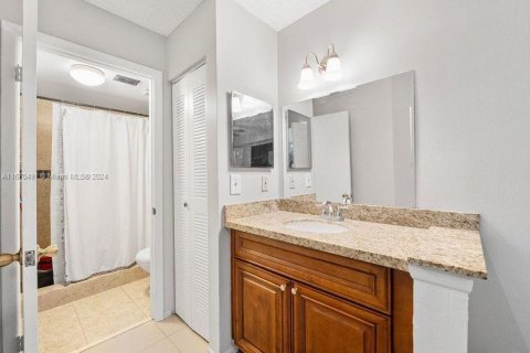 Copropriété à vendre à Sunrise, Floride: 2 chambres, 95.13 m2 № 1389692 - photo 10