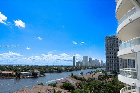 Condominio en venta en Aventura, Florida, 3 dormitorios, 275.92 m2 № 1389738 - foto 10