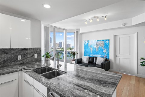 Condo in Aventura, Florida, 3 bedrooms  № 1389738 - photo 18