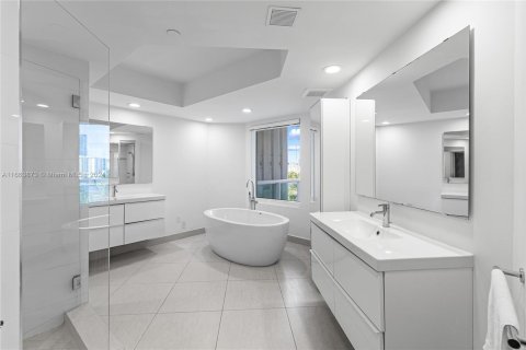 Condo in Aventura, Florida, 3 bedrooms  № 1389738 - photo 25