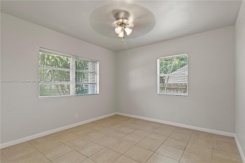 Villa ou maison à vendre à West Palm Beach, Floride: 5 chambres, 218.78 m2 № 1389717 - photo 3