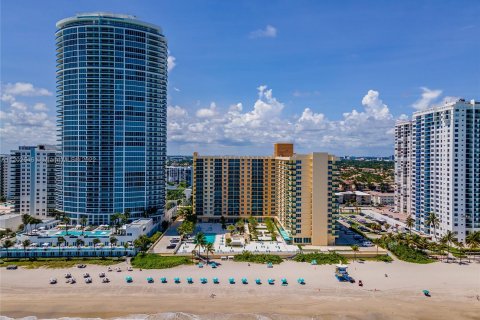 Copropriété à louer à Hollywood, Floride: 1 chambre, 77.57 m2 № 10821 - photo 7