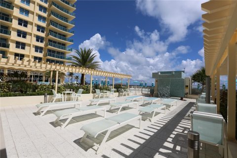 Condominio en alquiler en Hollywood, Florida, 1 dormitorio, 77.57 m2 № 10821 - foto 15