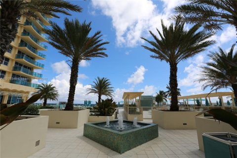 Condominio en alquiler en Hollywood, Florida, 1 dormitorio, 77.57 m2 № 10821 - foto 19