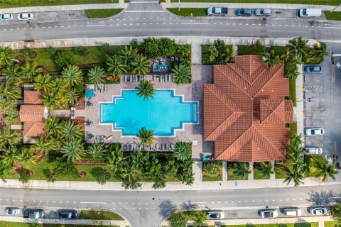 Villa ou maison à vendre à Miami, Floride: 4 chambres, 287.07 m2 № 1365799 - photo 7