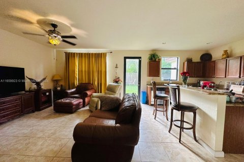 Casa en venta en Miami, Florida, 4 dormitorios, 287.07 m2 № 1365799 - foto 26