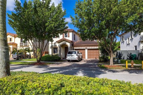 Villa ou maison à vendre à Miami, Floride: 4 chambres, 287.07 m2 № 1365799 - photo 28