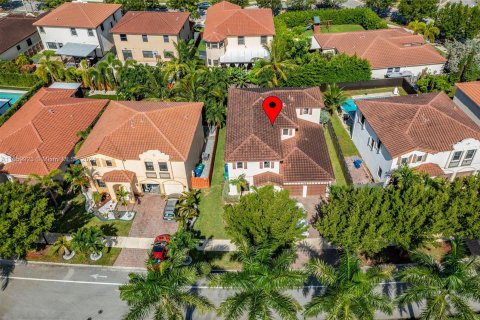 Casa en venta en Miami, Florida, 4 dormitorios, 287.07 m2 № 1365799 - foto 6