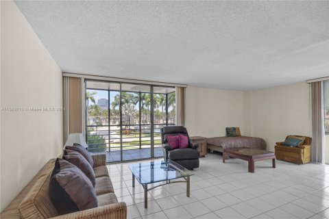 Copropriété à vendre à Aventura, Floride: 1 chambre, 92.34 m2 № 1367003 - photo 10