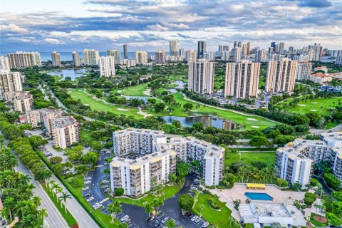 Condo in Aventura, Florida, 1 bedroom  № 1367003 - photo 25