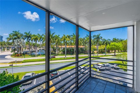 Copropriété à vendre à Aventura, Floride: 1 chambre, 92.34 m2 № 1367003 - photo 2