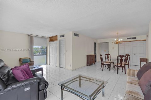 Copropriété à vendre à Aventura, Floride: 1 chambre, 92.34 m2 № 1367003 - photo 12