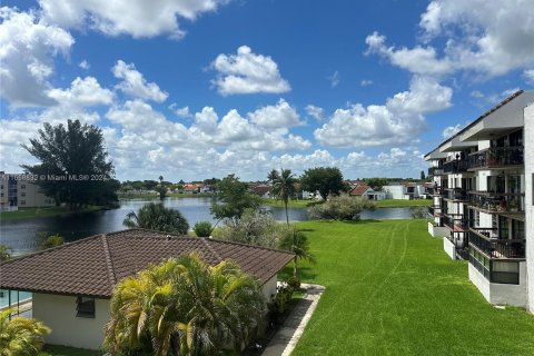 Condominio en venta en Miami, Florida, 2 dormitorios, 108.7 m2 № 1362685 - foto 1