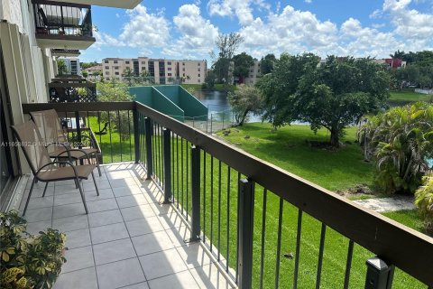 Condominio en venta en Miami, Florida, 2 dormitorios, 108.7 m2 № 1362685 - foto 2