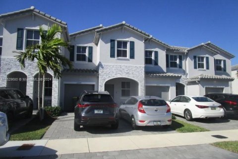 Adosado en venta en Homestead, Florida, 3 dormitorios, 157.47 m2 № 997636 - foto 2