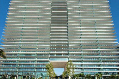 Condominio en venta en Bal Harbour, Florida, 2 dormitorios, 199.55 m2 № 583705 - foto 12