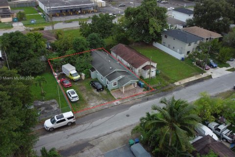 Casa en venta en Miami, Florida, 3 dormitorios, 109.72 m2 № 1440162 - foto 1