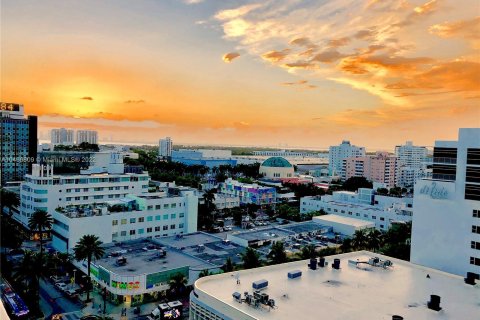 Copropriété à louer à Miami Beach, Floride: 1 chambre, 82.68 m2 № 3097 - photo 15