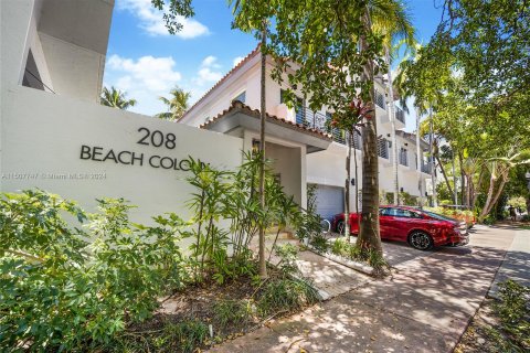 Touwnhouse à vendre à Miami Beach, Floride: 3 chambres, 141.21 m2 № 927234 - photo 2