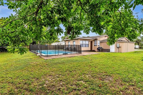 House in Fort Lauderdale, Florida 3 bedrooms, 144.65 sq.m. № 1423364 - photo 15