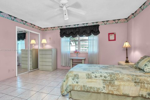 Condo in Dania Beach, Florida, 2 bedrooms  № 1117395 - photo 12