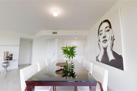 Condominio en venta en Aventura, Florida, 2 dormitorios, 149.57 m2 № 1117393 - foto 18
