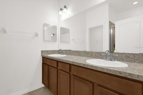 Townhouse in Winter Garden, Florida 4 bedrooms, 197.97 sq.m. № 1364367 - photo 8