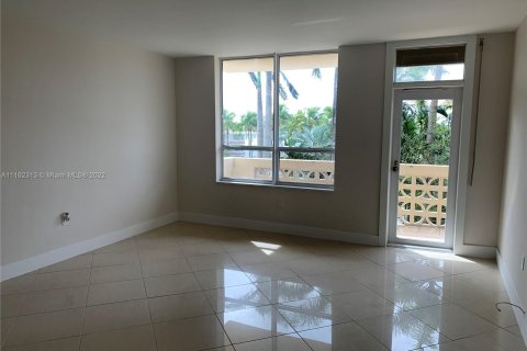 Condominio en venta en Bal Harbour, Florida, 2 dormitorios, 93.65 m2 № 1748 - foto 2