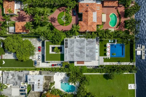 Casa en venta en Miami Beach, Florida, 8 dormitorios, 985.32 m2 № 1102184 - foto 3