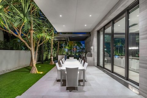 Casa en venta en Miami Beach, Florida, 8 dormitorios, 985.32 m2 № 1102184 - foto 26