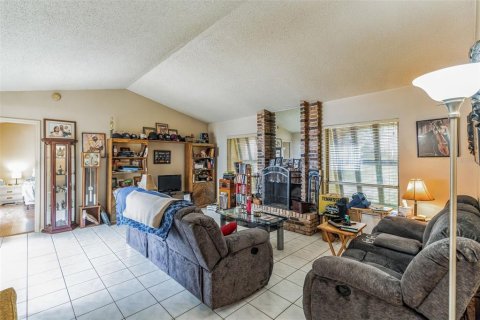 Condo in Orlando, Florida, 2 bedrooms  № 1311681 - photo 12