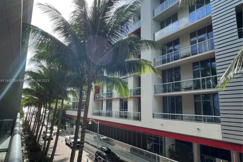 Condo in Hollywood, Florida, 1 bedroom  № 681960 - photo 23